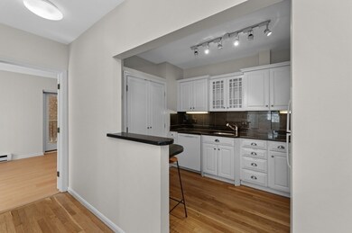 404 Bunker Hill St unit 3, Charlestown, MA 02129 - photo 2
