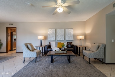 17626 N Hitching Post Dr, Sun City, AZ 85373 - photo 4