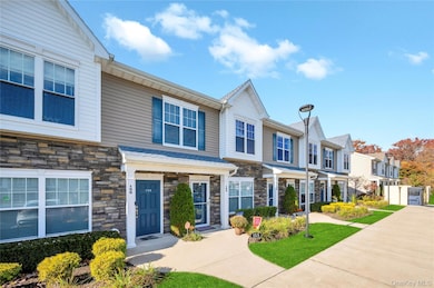 156 Ashley Ct, Central Islip, NY 11722 - photo 2