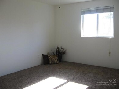 2132 SW 33rd St, Redmond, OR 97756 - photo 6