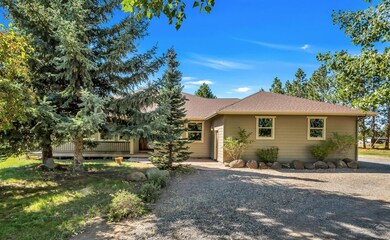 1605 NW 55th St, Redmond, OR 97756 - photo 2