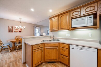 3739 Prince Dr SW, Cedar Rapids, IA 52404 - photo 7