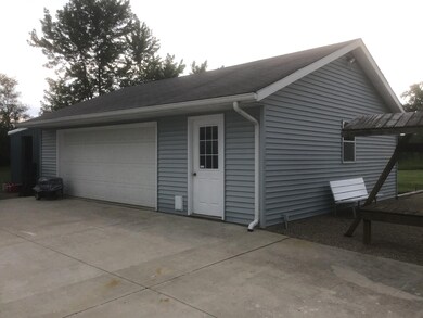 18110 Amstutz Rd, Leo, IN 46765 - photo 3