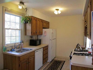 276 Chestnut St, Woonsocket, RI 02895 - photo 5