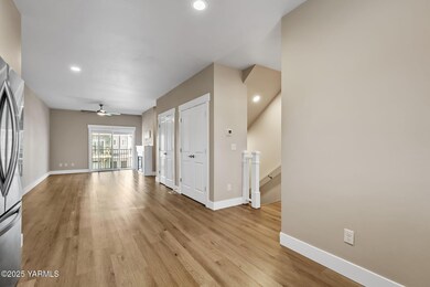 2600 Racquet Ln unit 8, Yakima, WA 98902 - photo 5