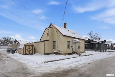 1649 Florence Ln, Davenport, IA 52804 - photo 2