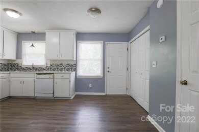 276 N Kelly St unit 276, Statesville, NC 28677 - photo 3