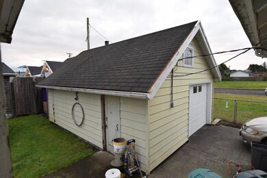 Detached Garage