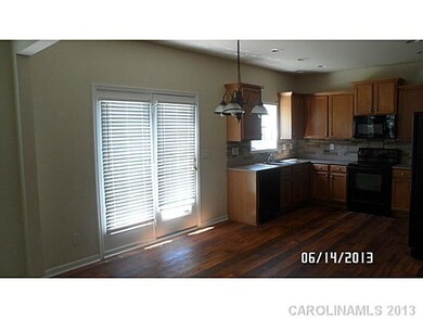 Kitchen - Eat-in Area