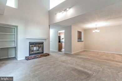 10028 Oakton Terrace Rd unit 10028, Oakton, VA 22124 - photo 4