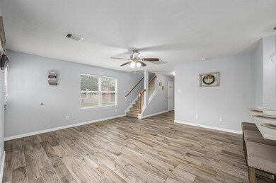 8510 Bartletts Harbor Ct, Houston, TX 77040 - photo 5