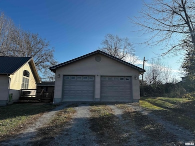 802 E Charles St, West Frankfort, IL 62896 - photo 6