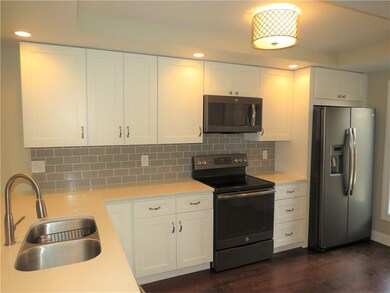 3173 Sycamore Dr, Columbus, IN 47203 - photo 4