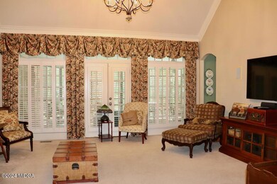 6-living room 3