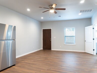 420 Hohldale St unit A, Houston, TX 77091 - photo 4