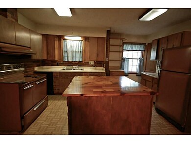 Great layout for the kitchen.  Island and Pantry. 