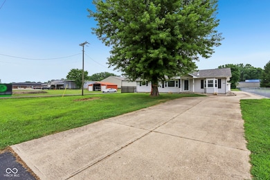 1751 E Main St, Greenfield, IN 46140 - photo 4