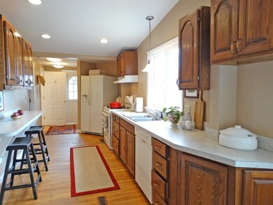 5 Woodlawn Ave, Mattapoisett, MA 02739 - photo 7