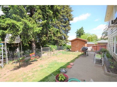 817 E 16th Place, the Dalles, OR 97058 - photo 6