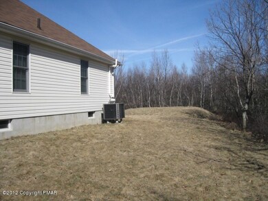 90 Russell Ct, Effort, PA 18330 - photo 2