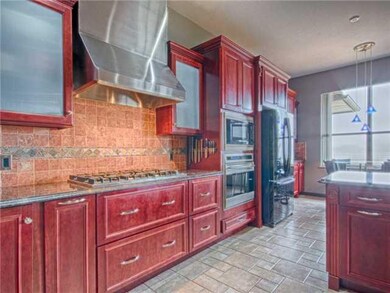 Kitchen. Professional 36? Viking Gas Cooktop w/pro