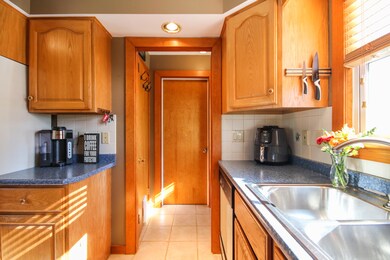 542 Cumberland St, Westbrook, ME 04092 - photo 3