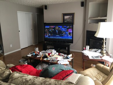 6726 Hamler Great room