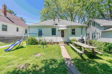 2207 N Howell St, Davenport, IA 52804 - photo 2