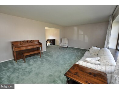 121 Red Stone Ridge, Delran, NJ 08075 - photo 7