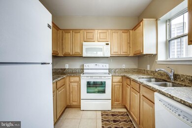 4551 Strutfield Ln unit 4205, Alexandria, VA 22311 - photo 4