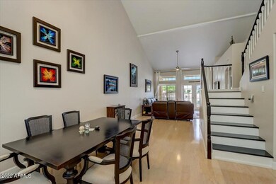 12-W Port Royale Ln-012
