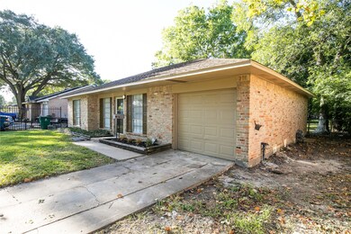 5705 Arthington St, Houston, TX 77053 - photo 4