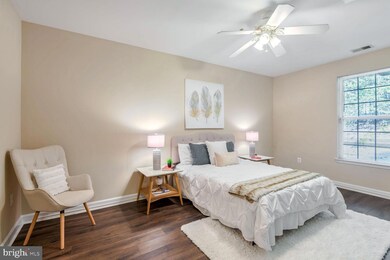 2730 Oak Leaf Ct, Odenton, MD 21113 - photo 2