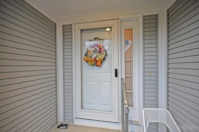 8119 Witts Meadow Ln, Cincinnati, OH 45255 - photo 3