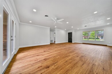 1130 Chamboard Ln, Houston, TX 77018 - photo 7