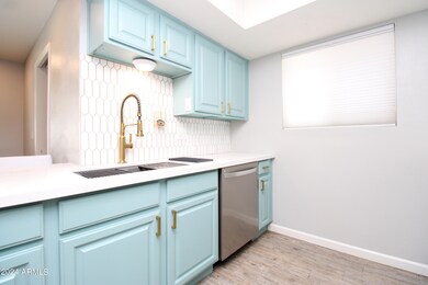 401 E Carter Dr, Tempe, AZ 85282 - photo 2