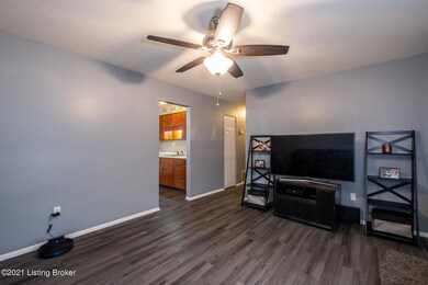 9224 Pagoda Dr, Louisville, KY 40229 - photo 6