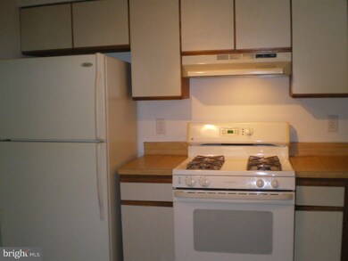 204 Wyndham Place, Trenton, NJ 08691 - photo 3