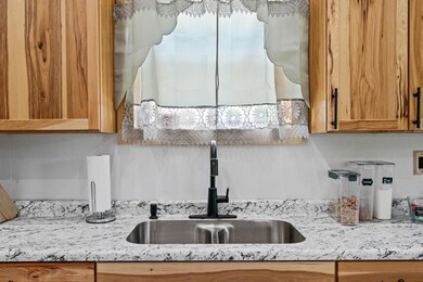 17-web-or-mls-414 N. Goodbread St-117