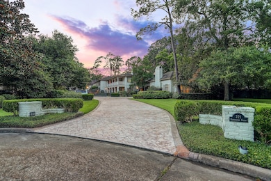 221 Kensington Ct, Houston, TX 77024 - photo 3