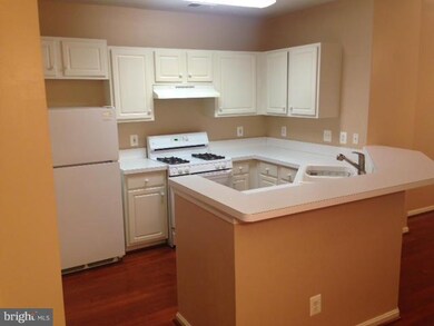 8164 Cockburn Ct unit 8164, Lorton, VA 22079 - photo 4