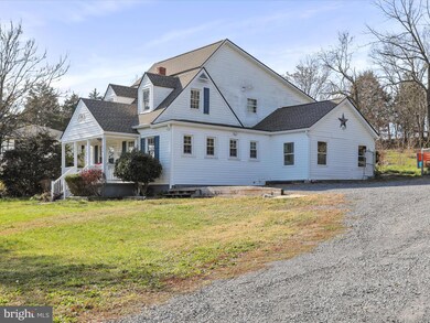 733 Capon St, Strasburg, VA 22657 - photo 3