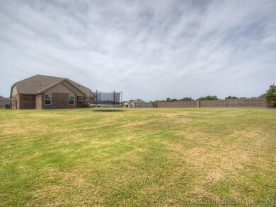 9011 N 64th East Ave, Owasso, OK 74055 - photo 3