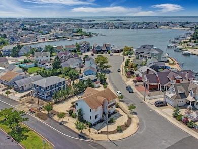 1600 Bay Blvd