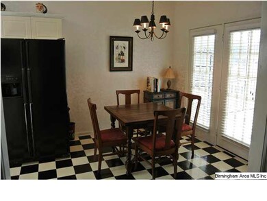 Kitchen Eating Area