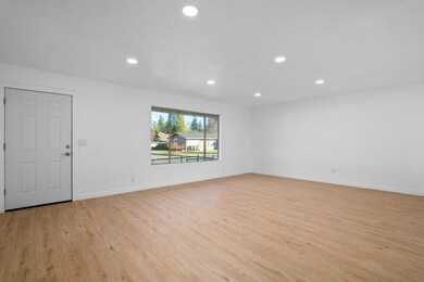 1326NWWGilbertWay-007