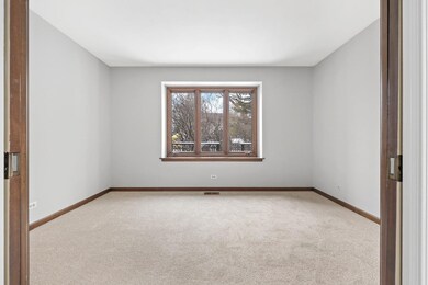 1193 Johnson Dr, Naperville, IL 60540 - photo 2