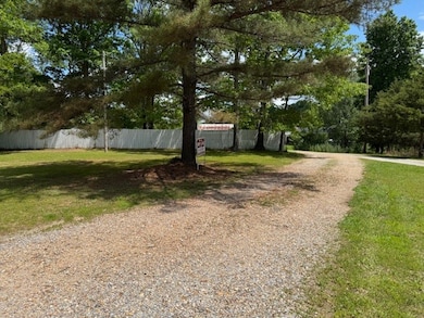 108 Hunters Ln, Hohenwald, TN 38462 - photo 4