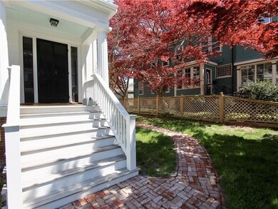 12 Bull St unit 2, Newport, RI 02840 - photo 3