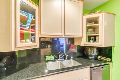 05 905 E Amelia Kitchen 2
